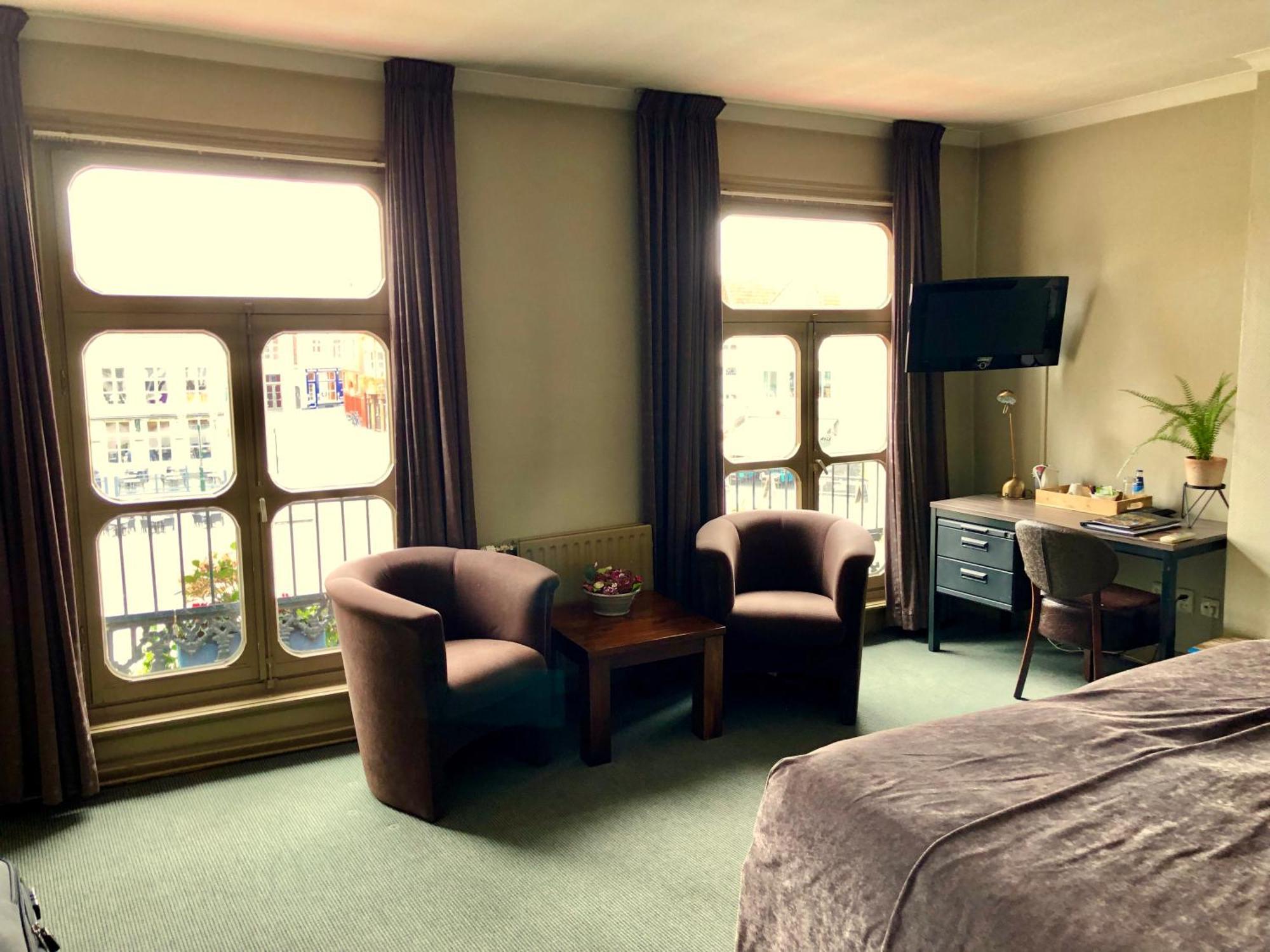 Grand Cafe Hotel De Bourgondier Bergen op Zoom Kültér fotó