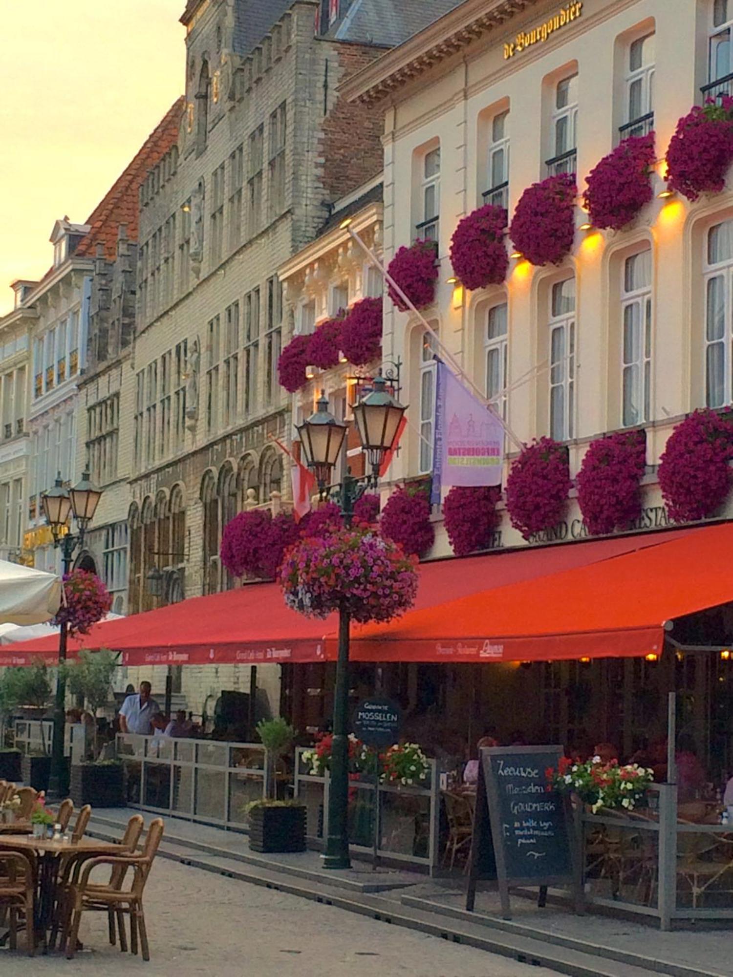 Grand Cafe Hotel De Bourgondier Bergen op Zoom Kültér fotó